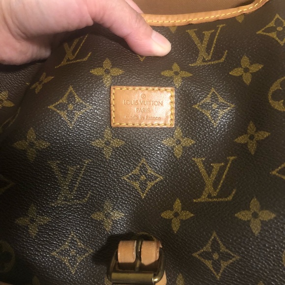 LV Saumur crossbody - Picture 8 of 12